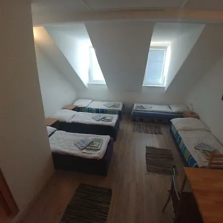 Kv Apartmans Varsavska 3* Karlowe Wary