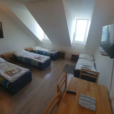 Kv Apartmans Varsavska Karlowe Wary