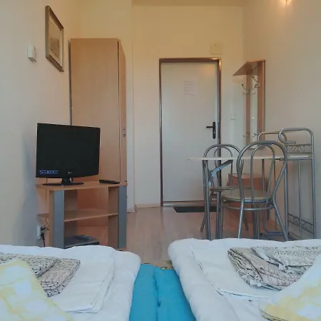 Kv Apartmans Varsavska 公寓式酒店 卡罗维发利