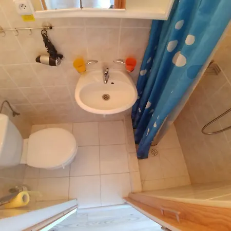 Kv Apartmans Varsavska