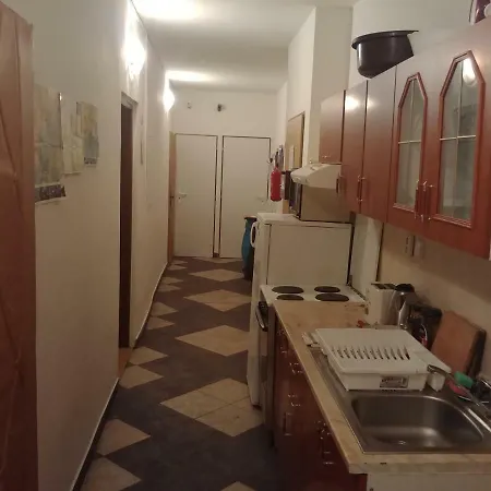 Hotel apartamentowy Kv Apartmans Varsavska 3*