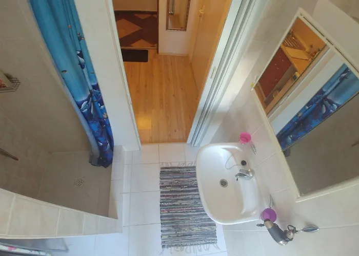 Kv Apartmans Varsavska 3*