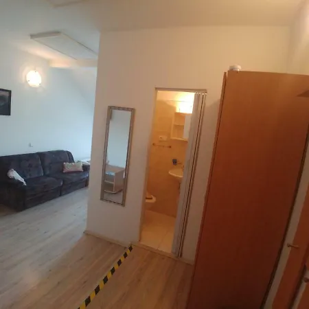 Kv Apartmans Varsavska Apartmanhotel 3*