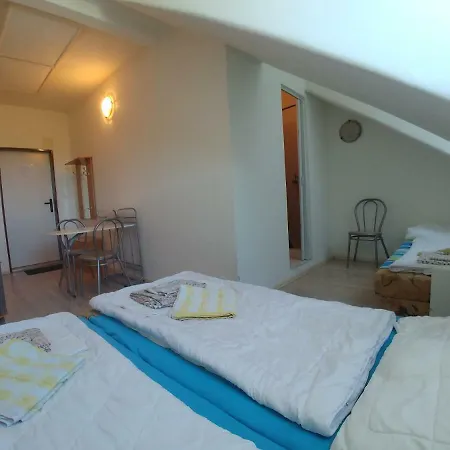 Kv Apartmans Varsavska 3*